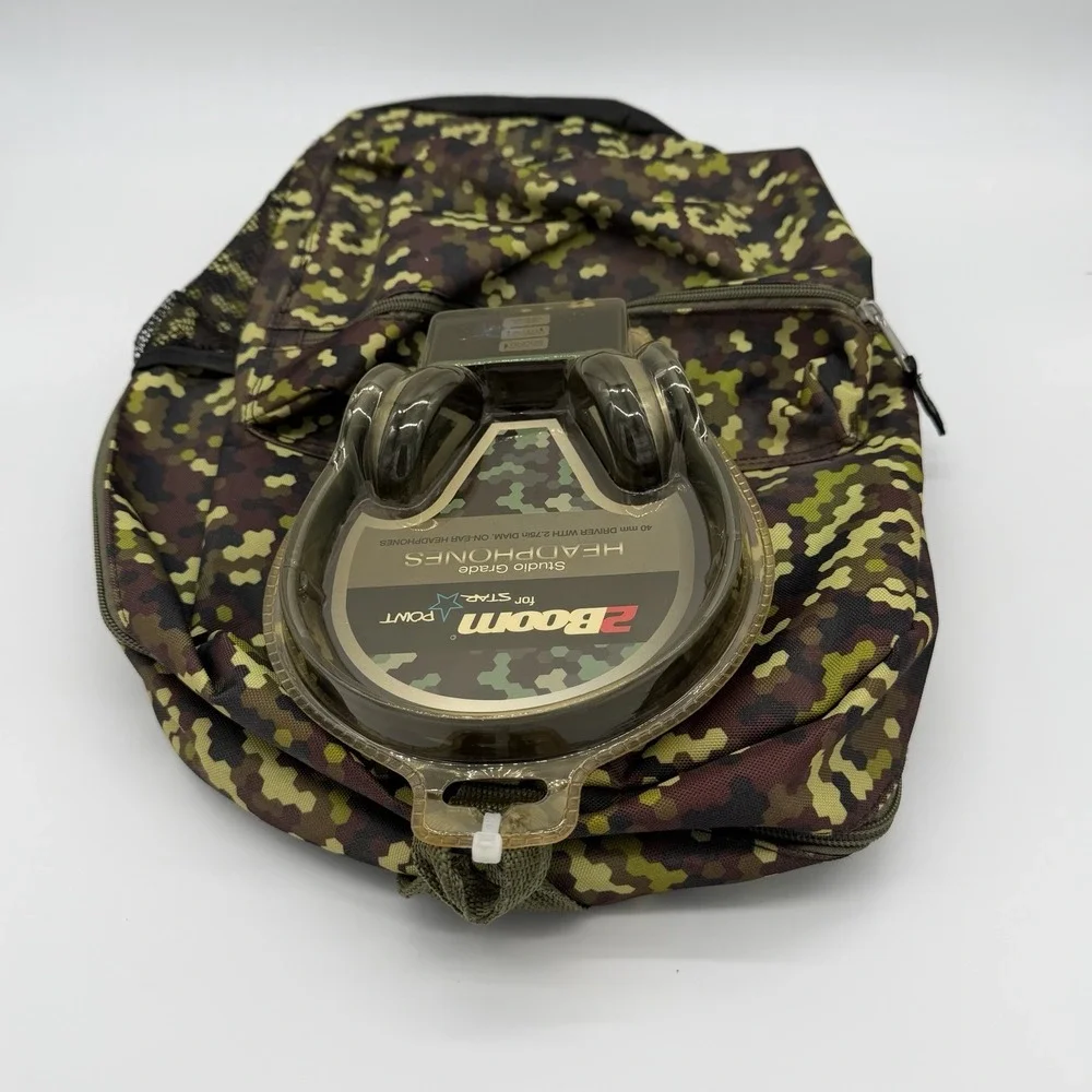 Fashion Accessory Bazaar Boys Green Camo Backpack w Sealed 2Boom Headphones